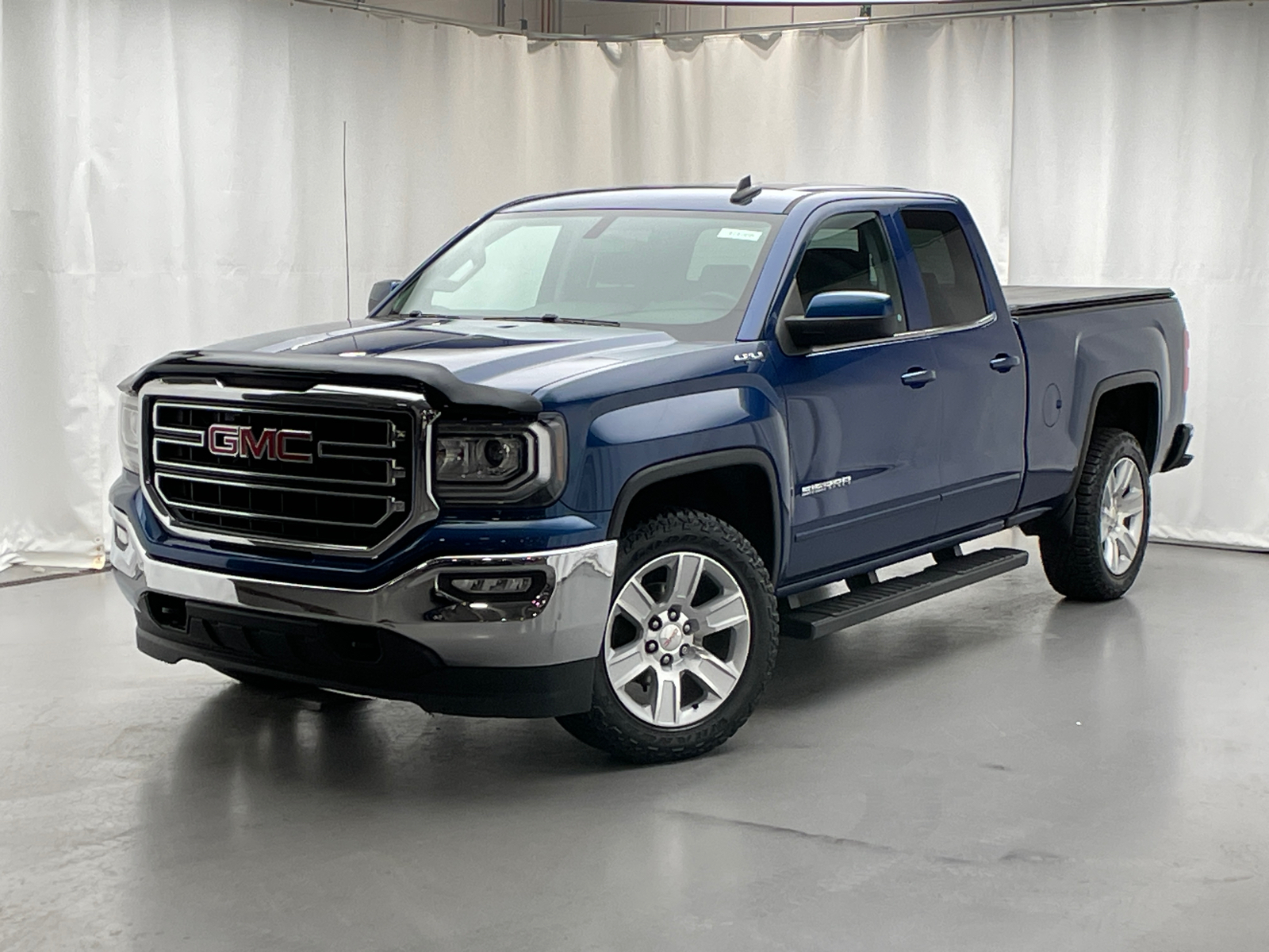 2016 GMC Sierra 1500 SLE 1