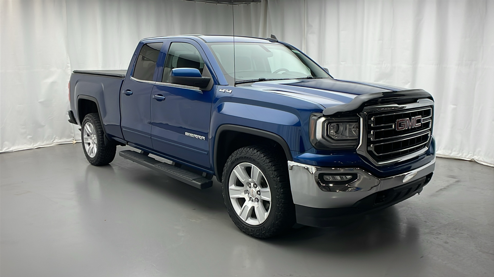 2016 GMC Sierra 1500 SLE 2