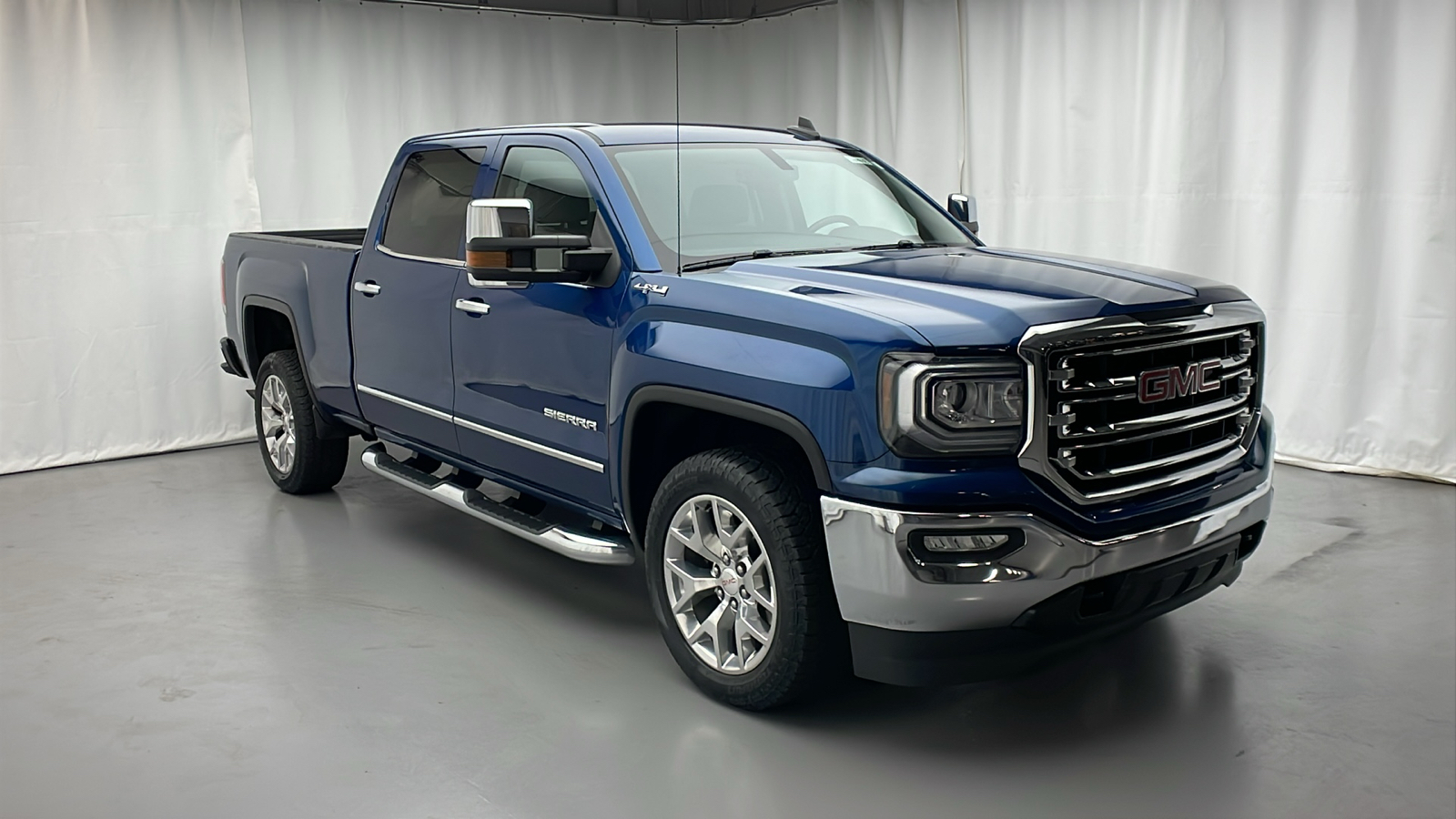 2017 GMC Sierra 1500 SLT 2