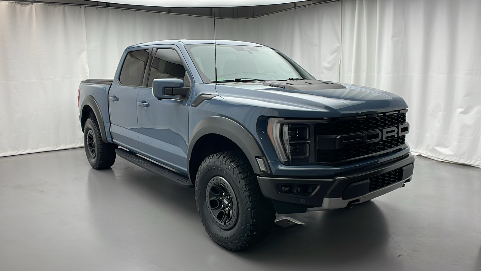 2023 Ford F-150 Raptor 2