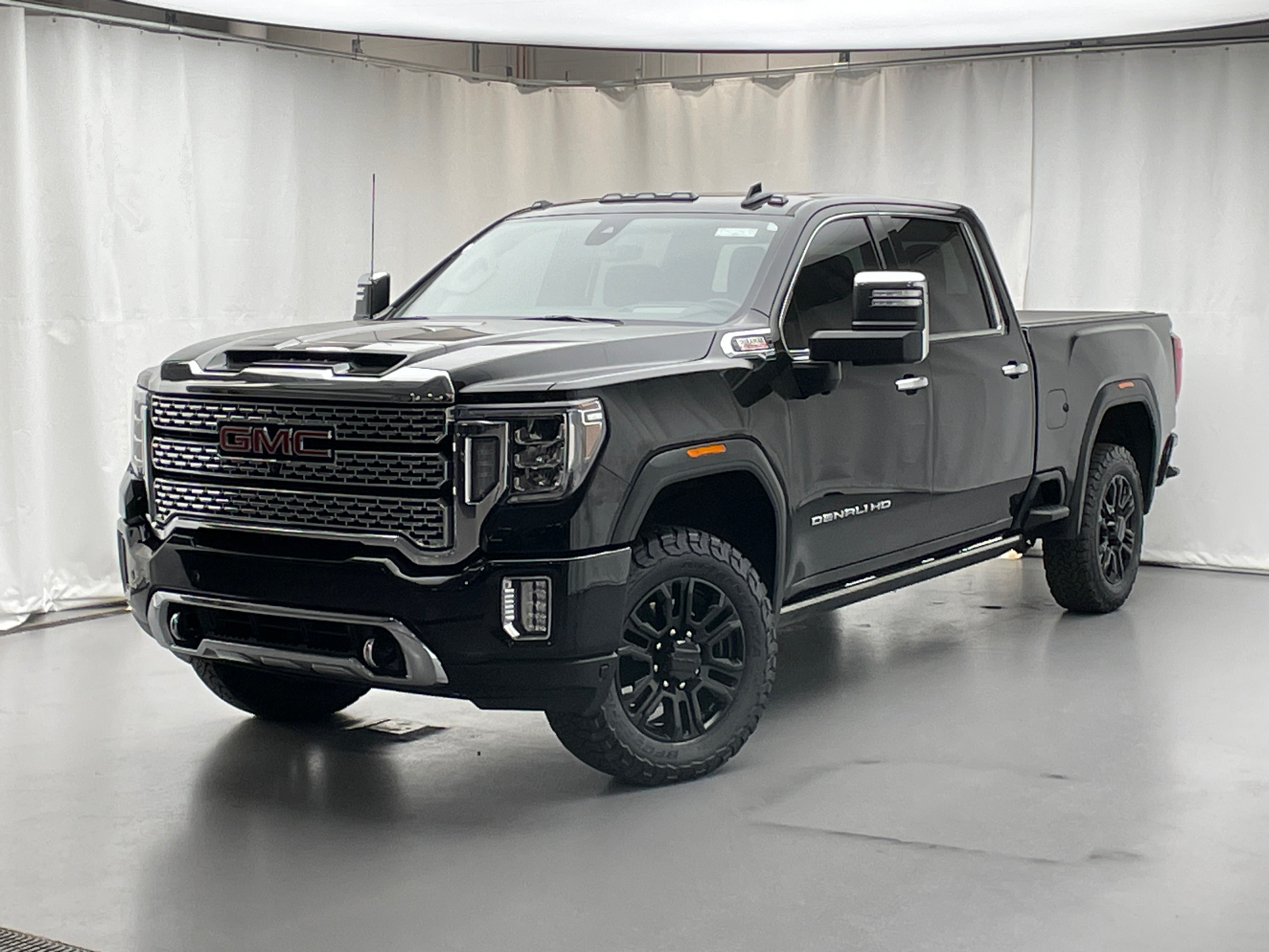 2022 GMC Sierra 2500HD Denali 1