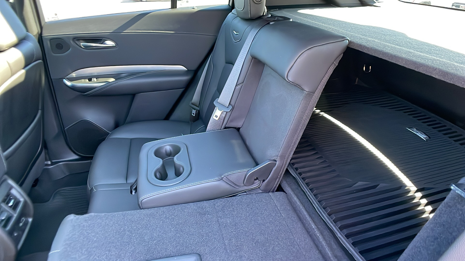 2021 Cadillac XT4 Premium Luxury 38