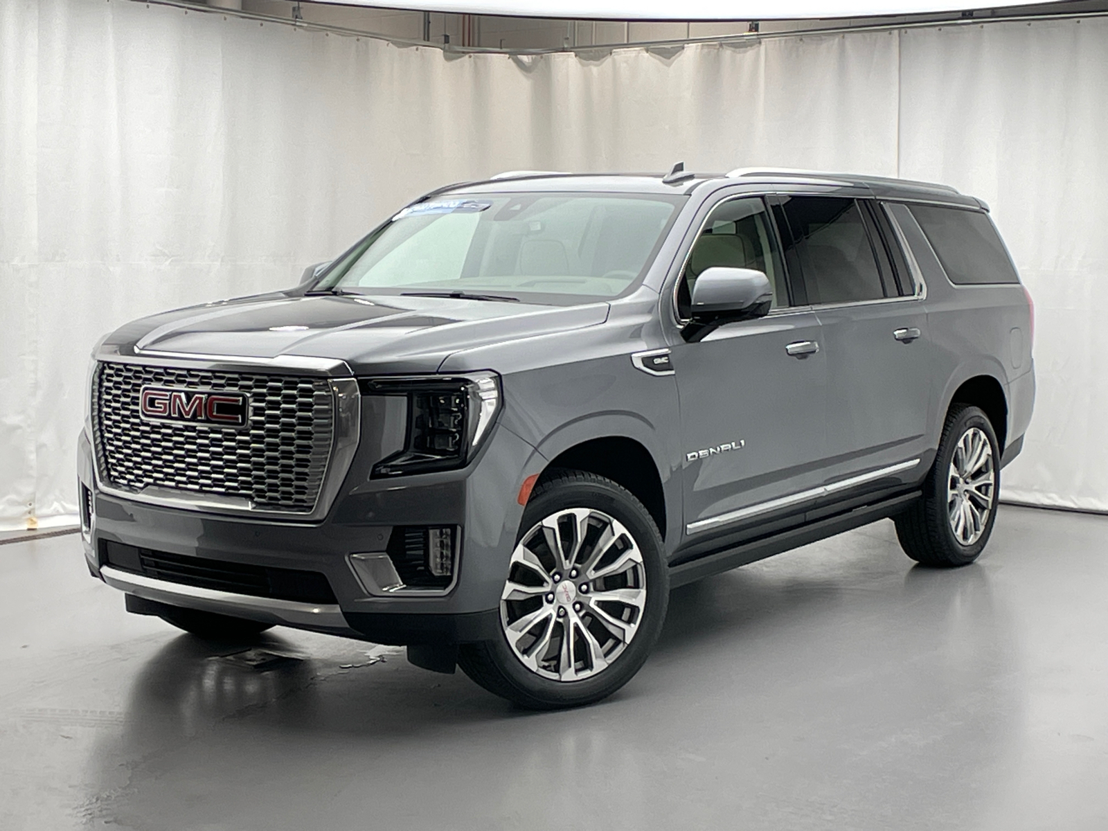 2021 GMC Yukon XL Denali 1