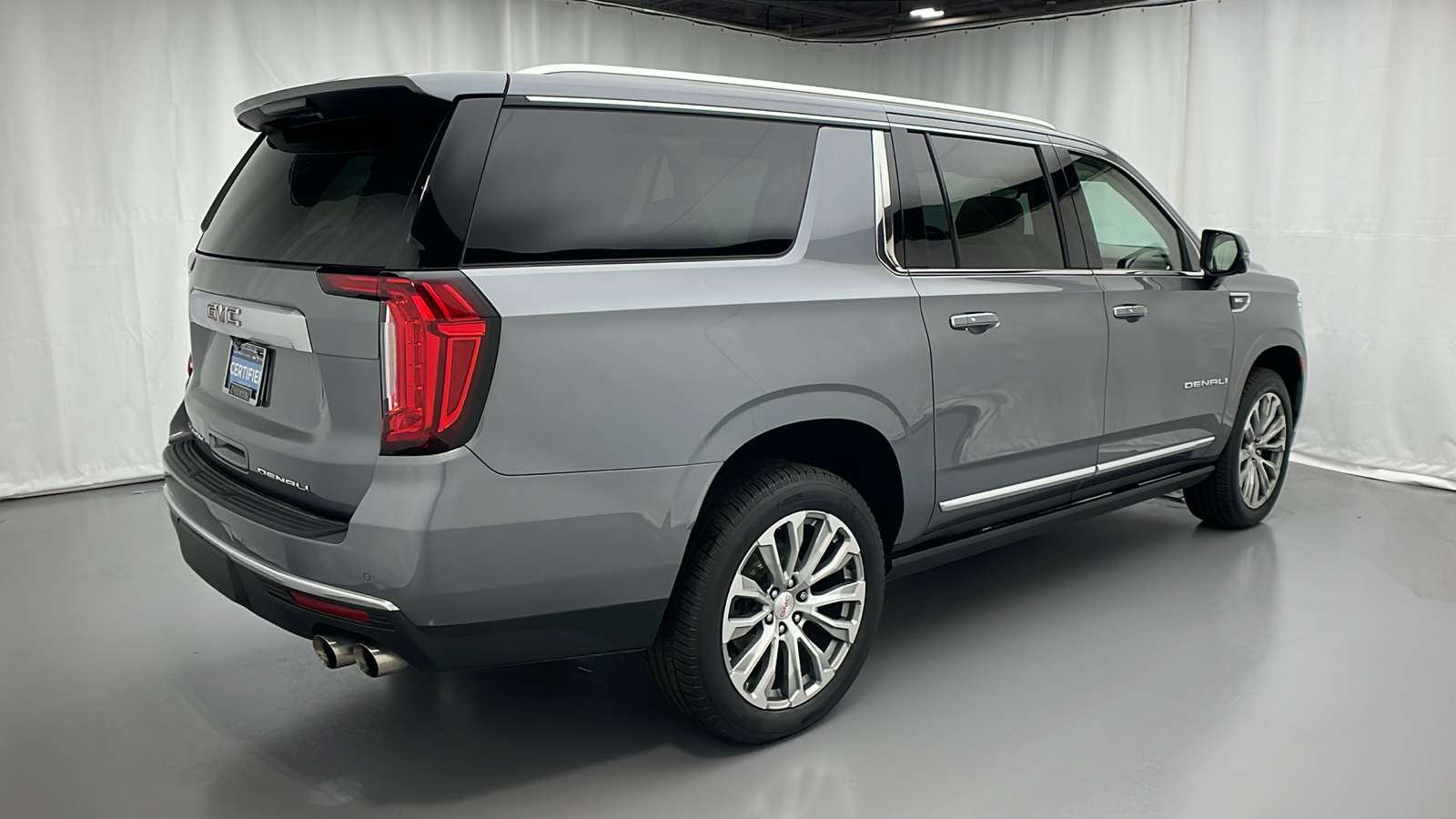 2021 GMC Yukon XL Denali 3