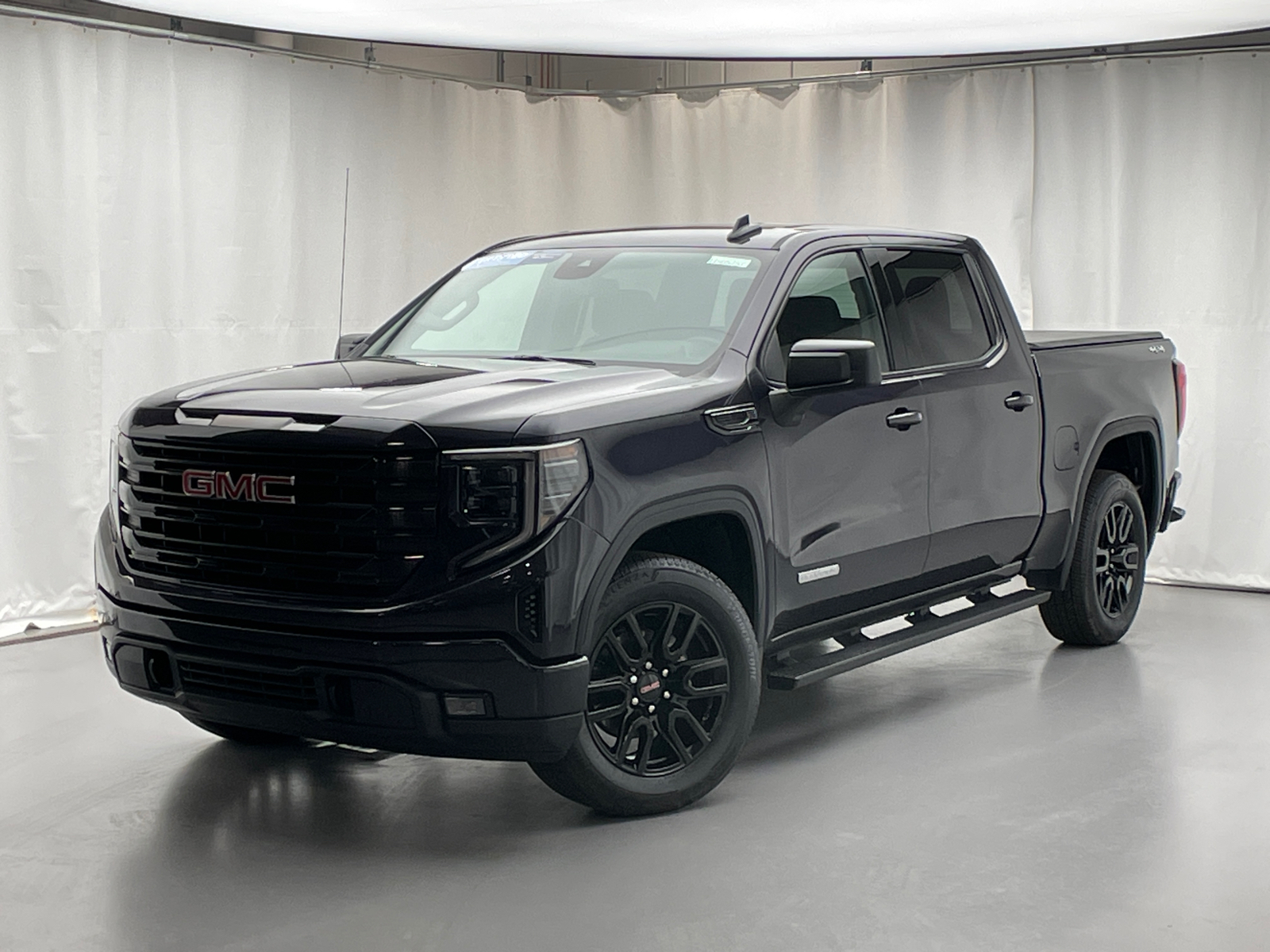 2024 GMC Sierra 1500 Elevation 1