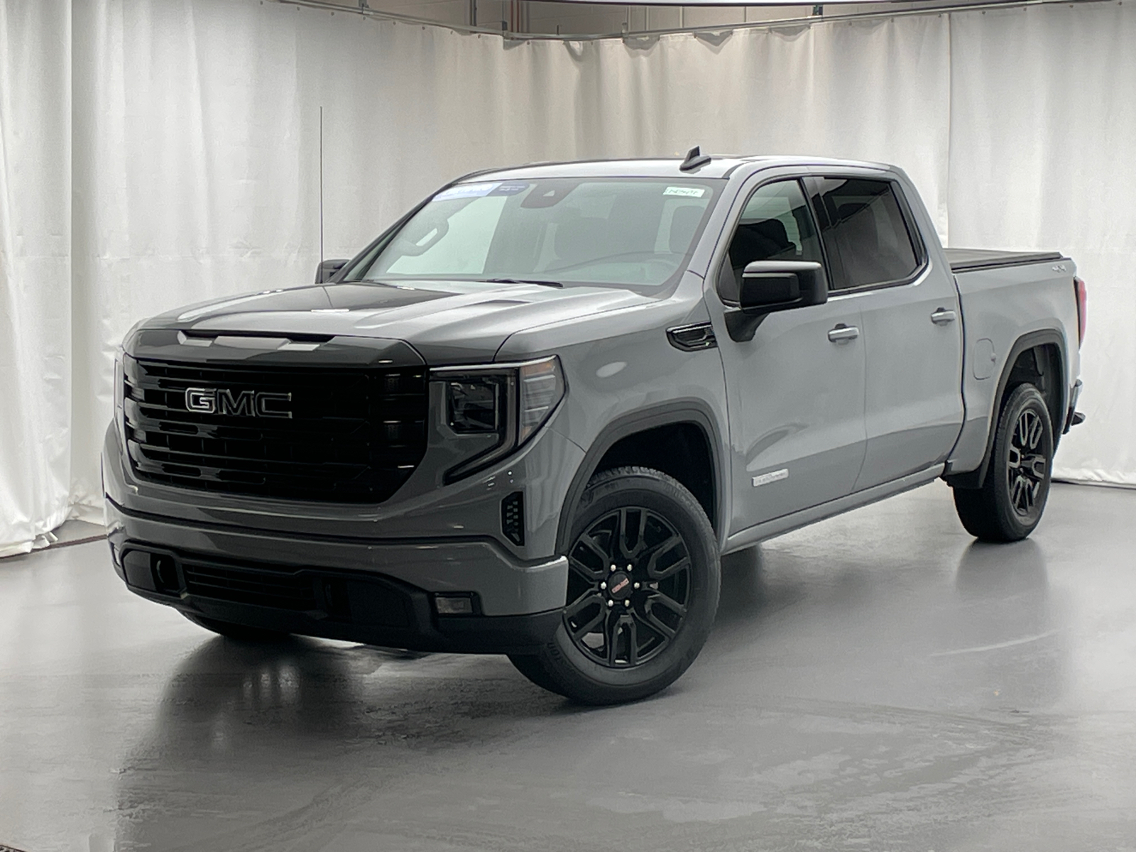 2024 GMC Sierra 1500 Elevation 2