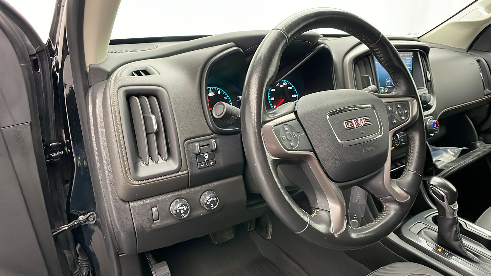 2022 GMC Canyon AT4 w/Cloth 11