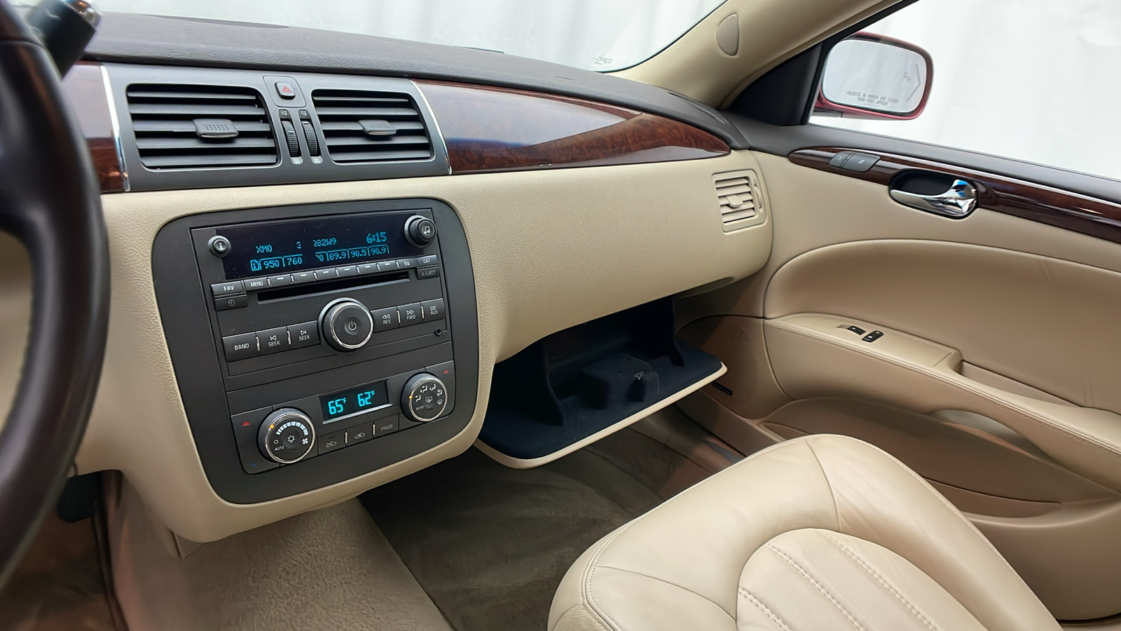 2011 Buick Lucerne CXL Premium 18