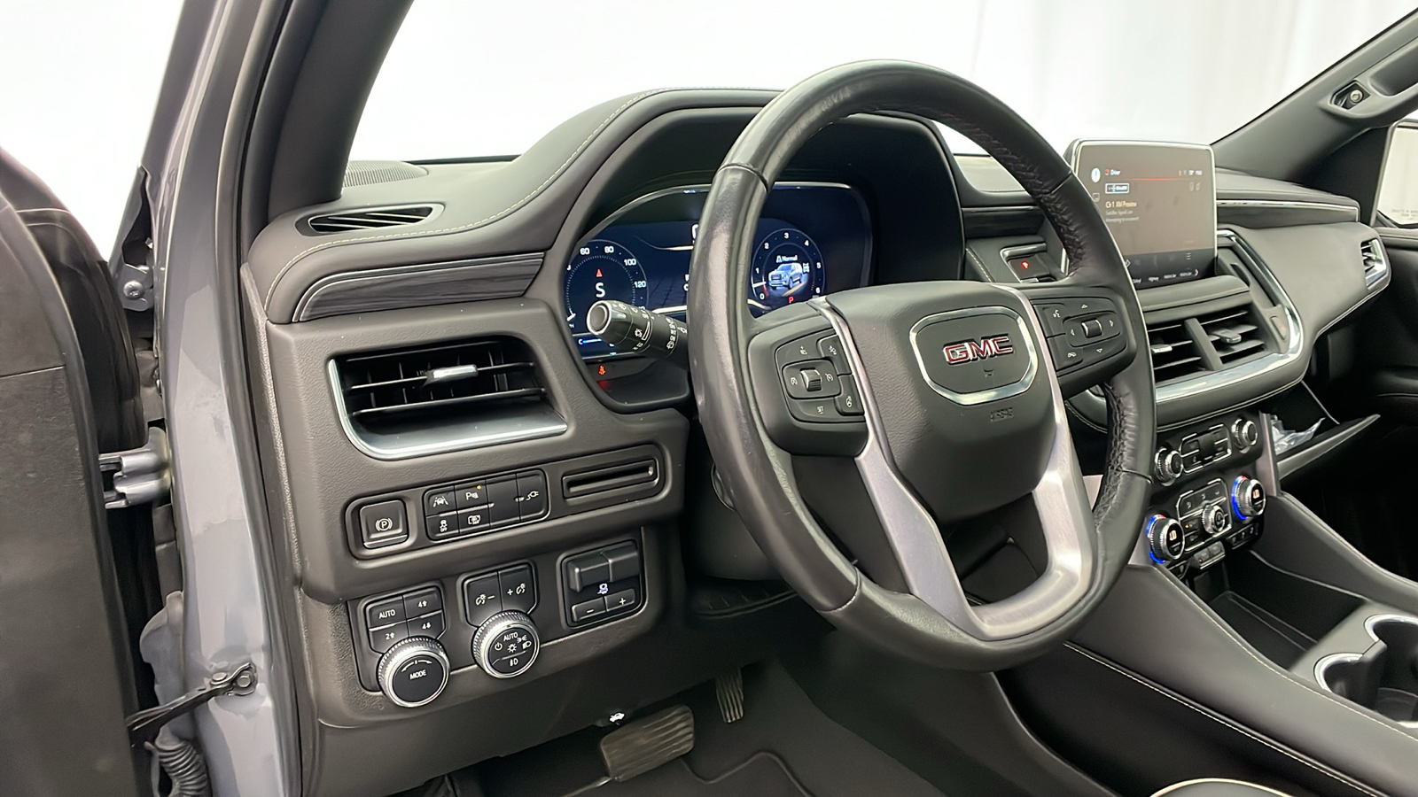 2022 GMC Yukon XL SLT 12