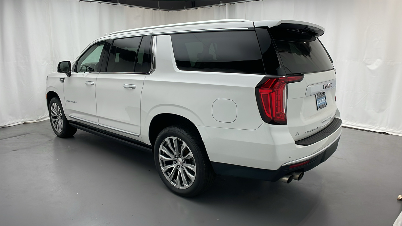 2022 GMC Yukon XL Denali 4