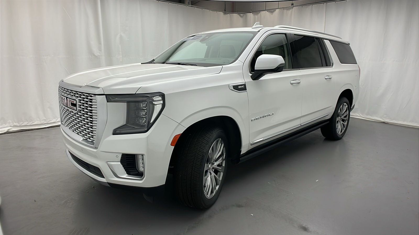 2022 GMC Yukon XL Denali 43