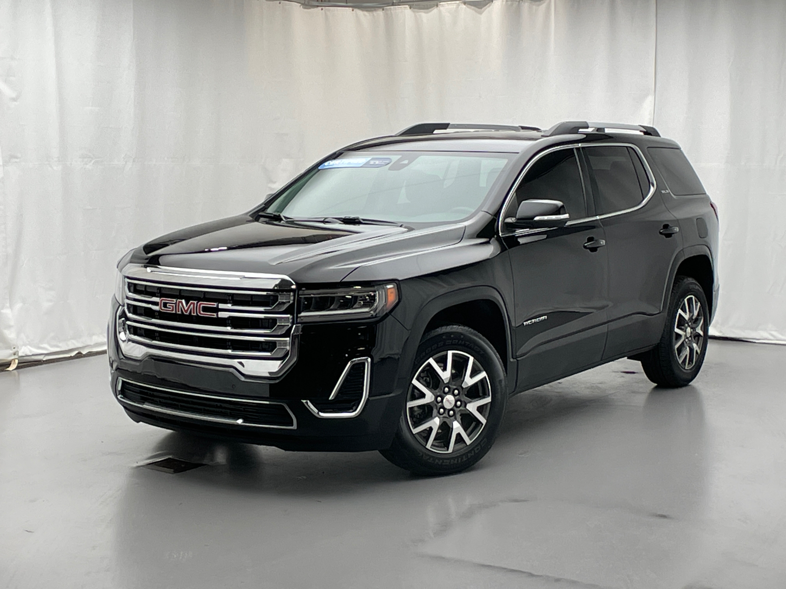 2022 GMC Acadia SLE 1