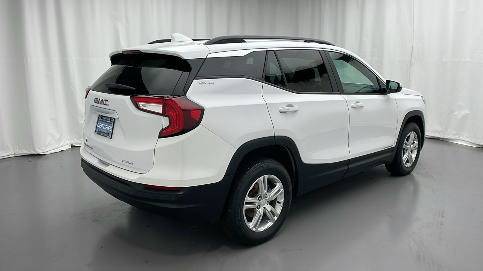 2022 GMC Terrain SLE 3