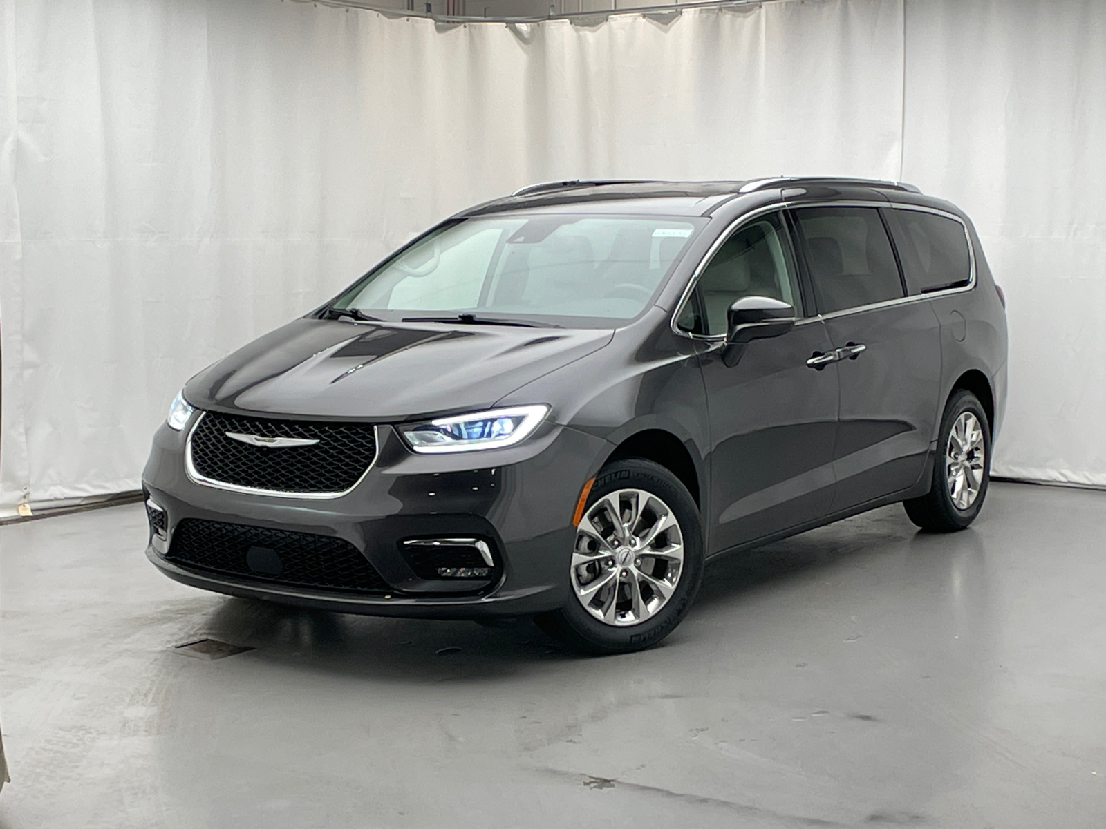 2021 Chrysler Pacifica Touring L 1