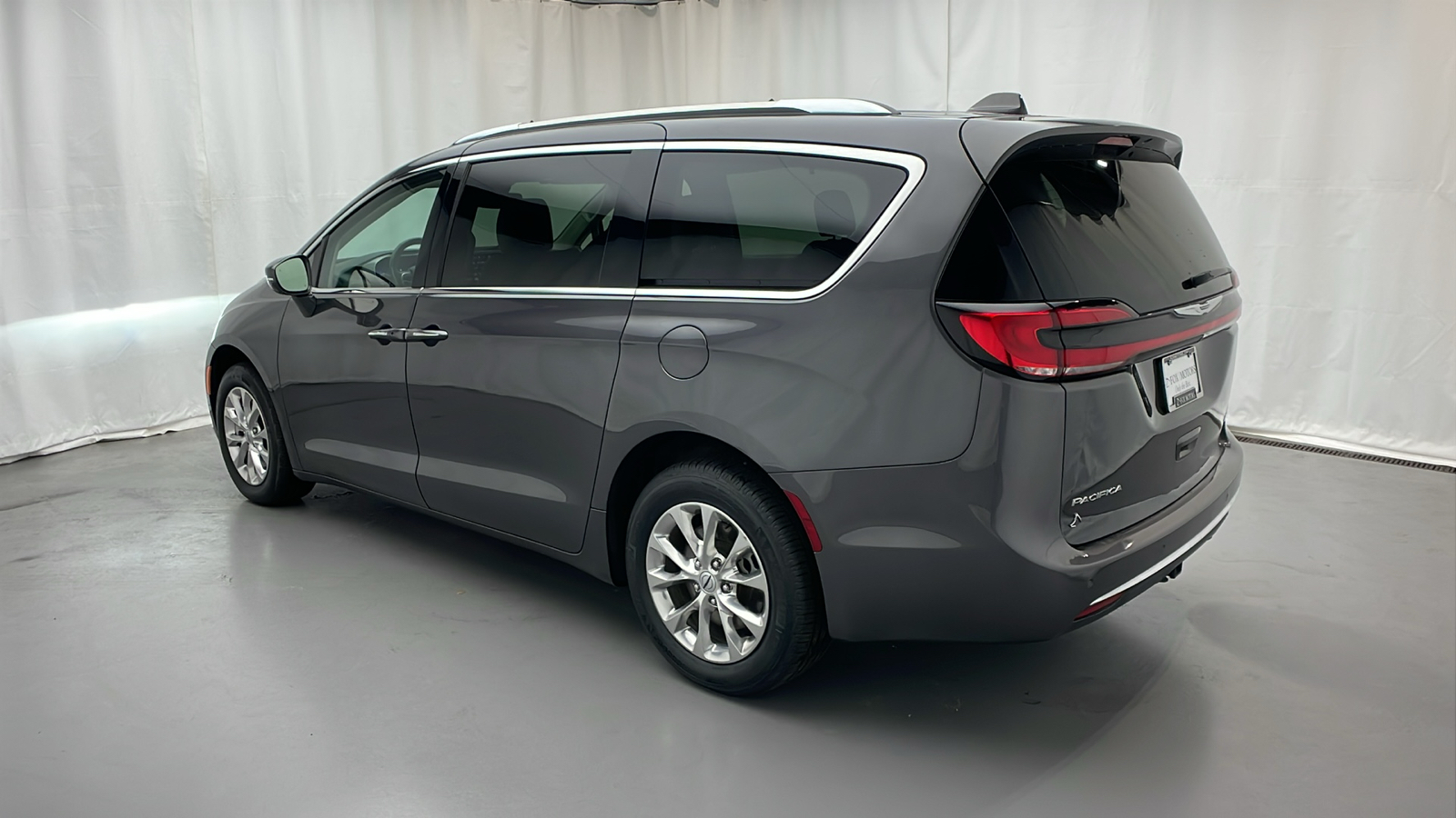 2021 Chrysler Pacifica Touring L 4