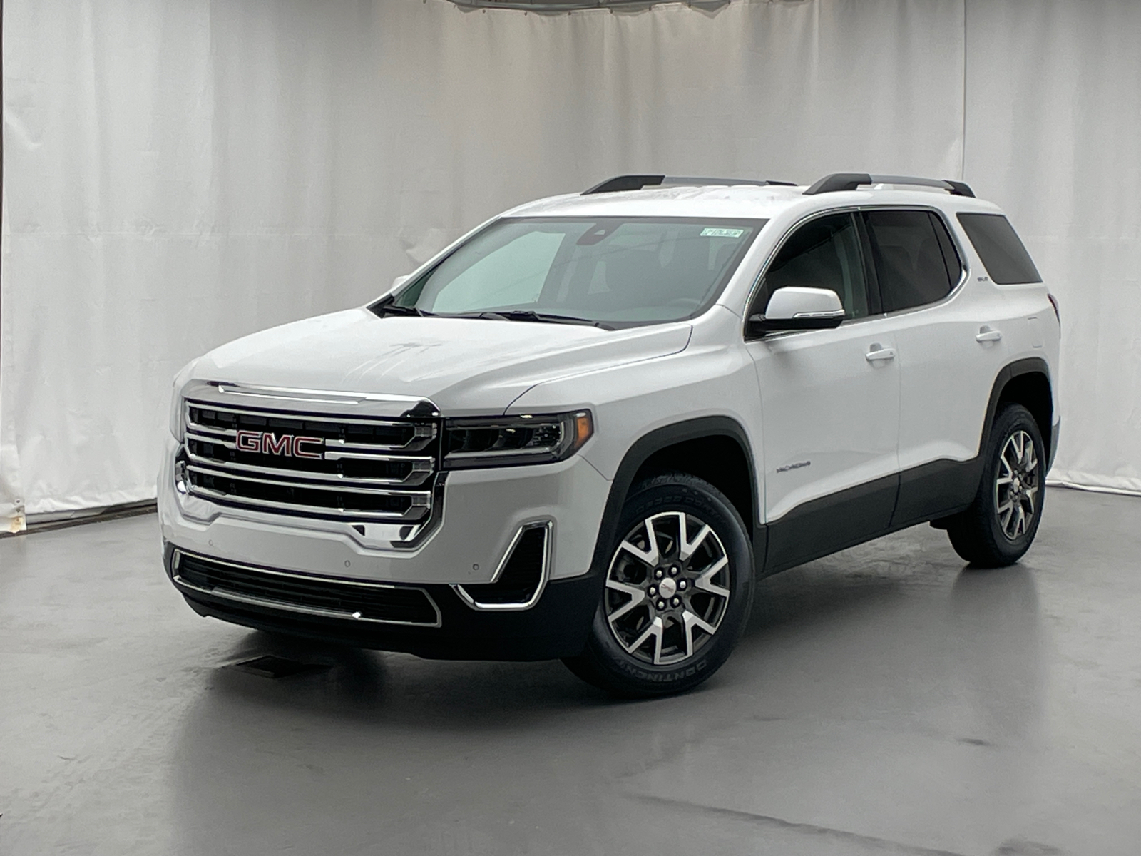 2022 GMC Acadia SLE 1