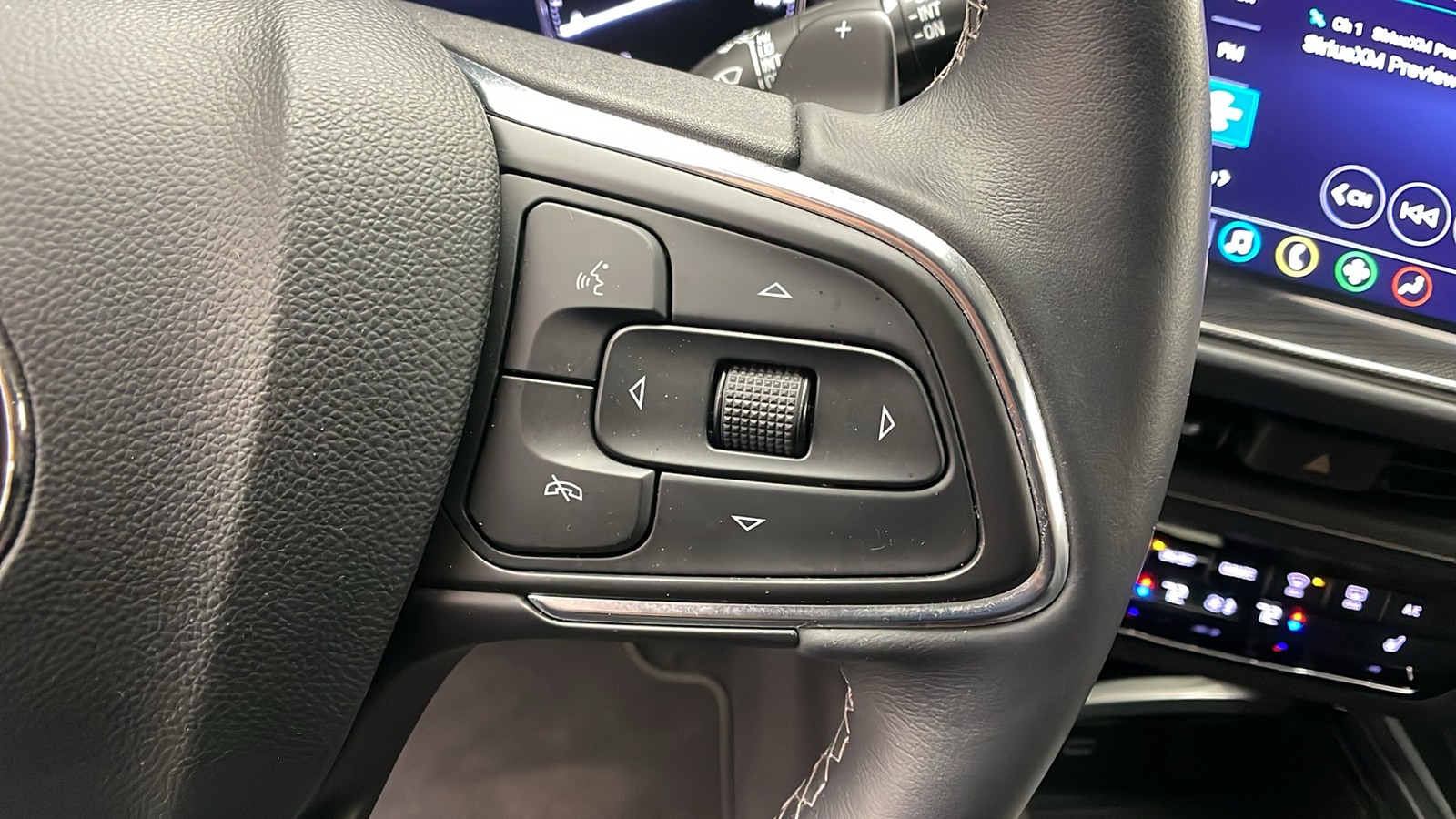 2021 Buick Envision Essence 18