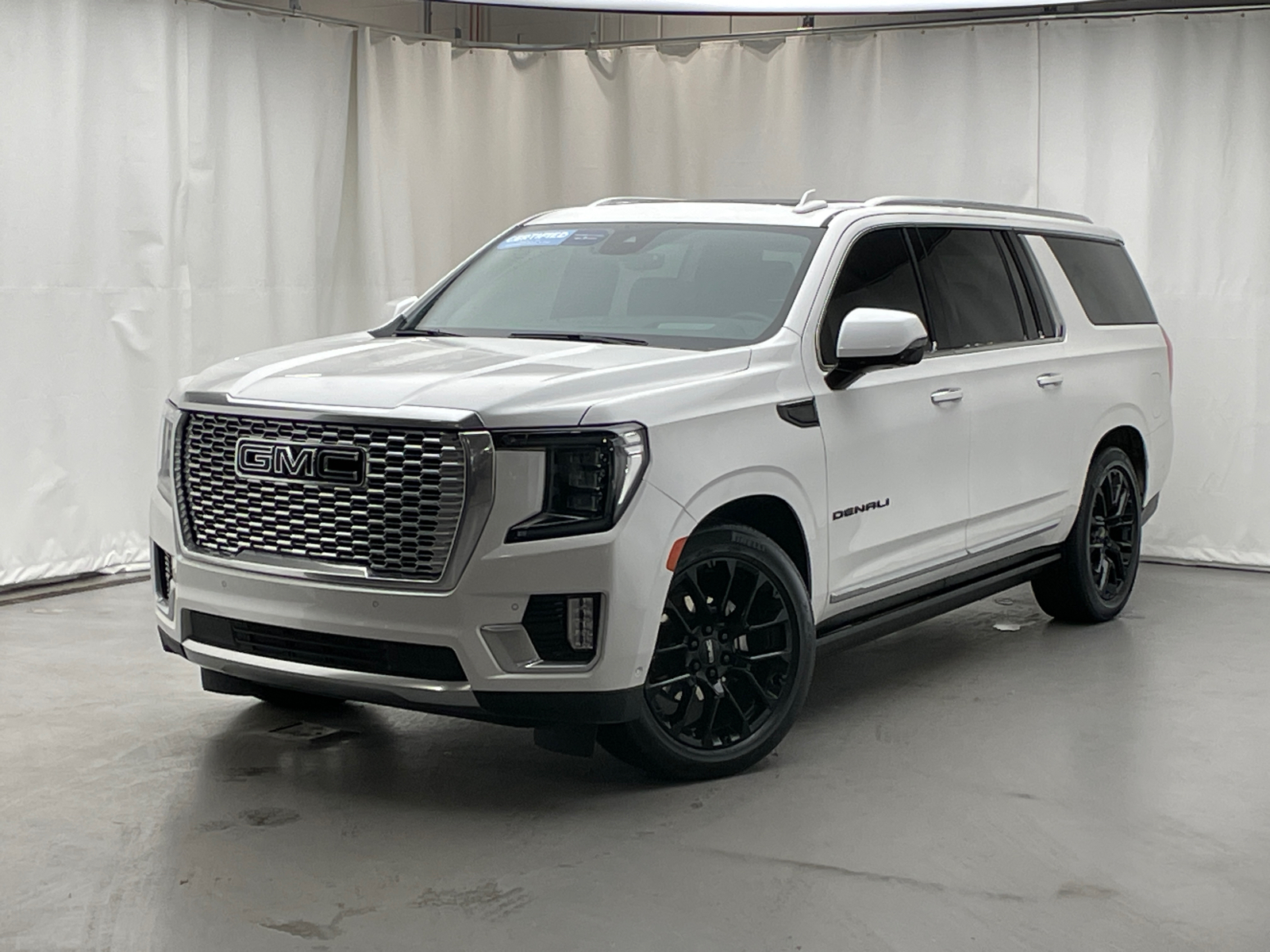 2023 GMC Yukon XL Denali 1