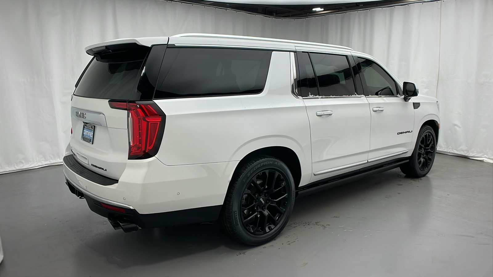 2023 GMC Yukon XL Denali 3