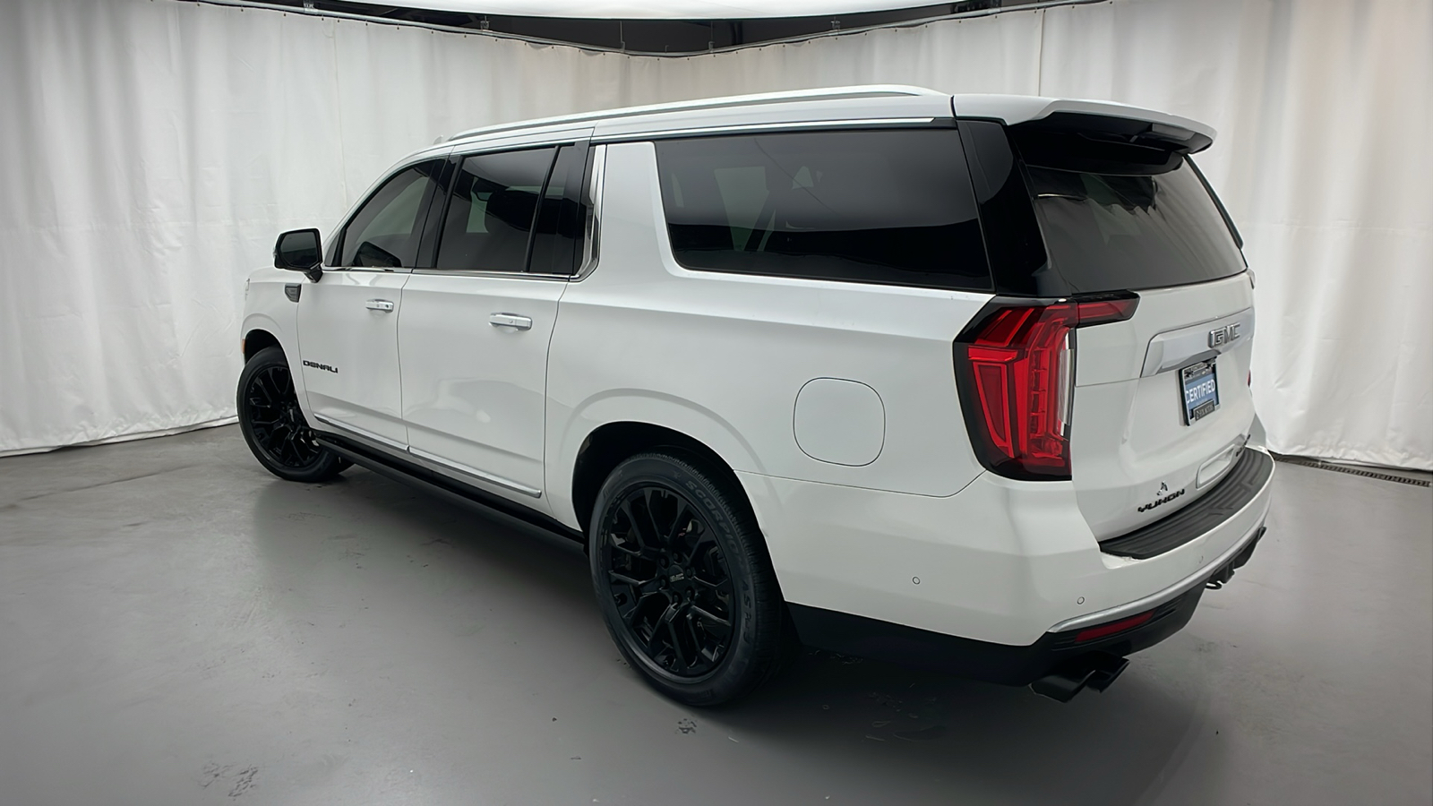 2023 GMC Yukon XL Denali 42