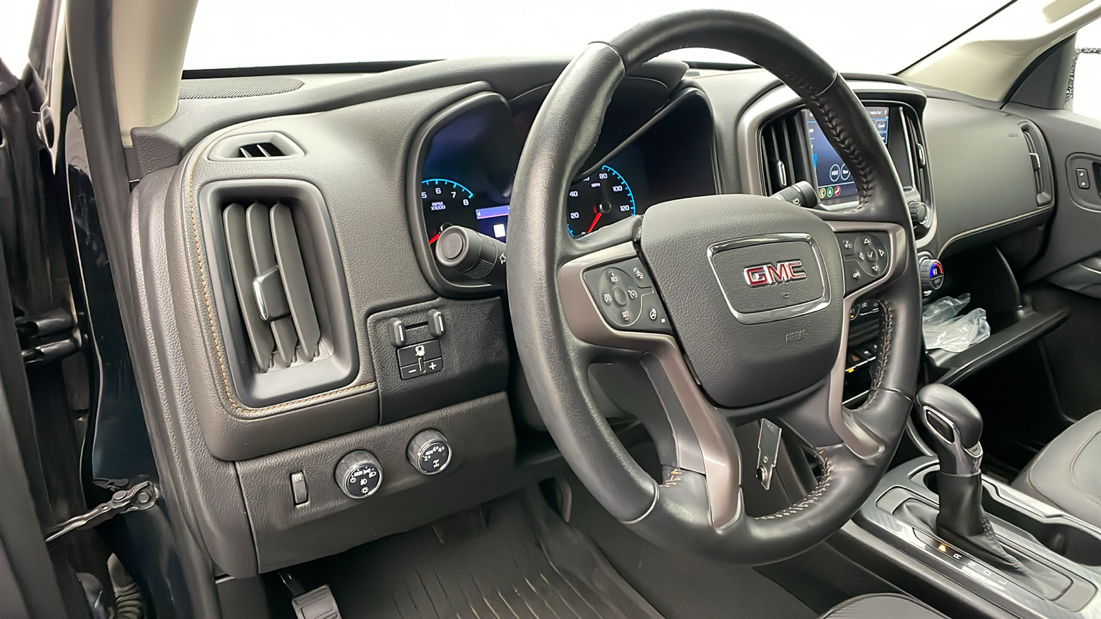 2022 GMC Canyon AT4 w/Leather 11