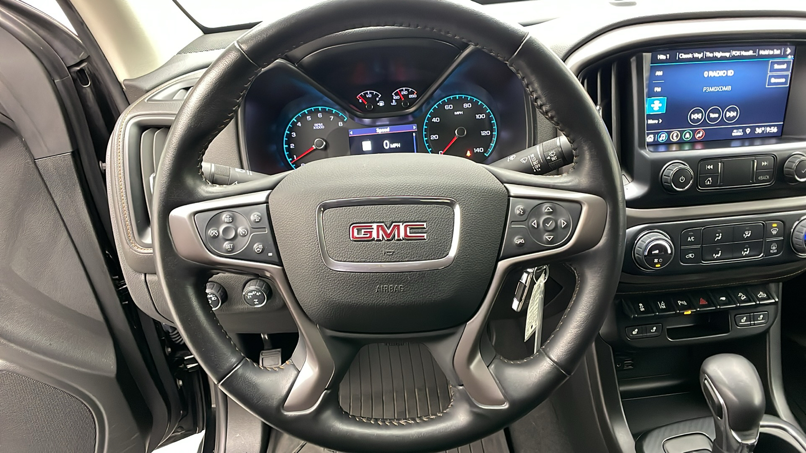 2022 GMC Canyon AT4 w/Leather 14