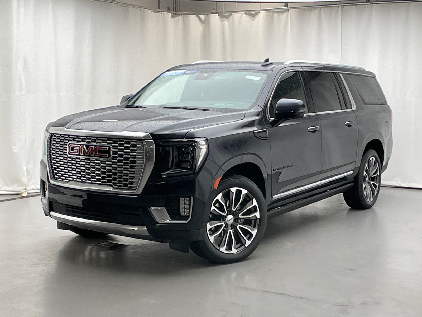 2023 GMC Yukon XL Denali 1