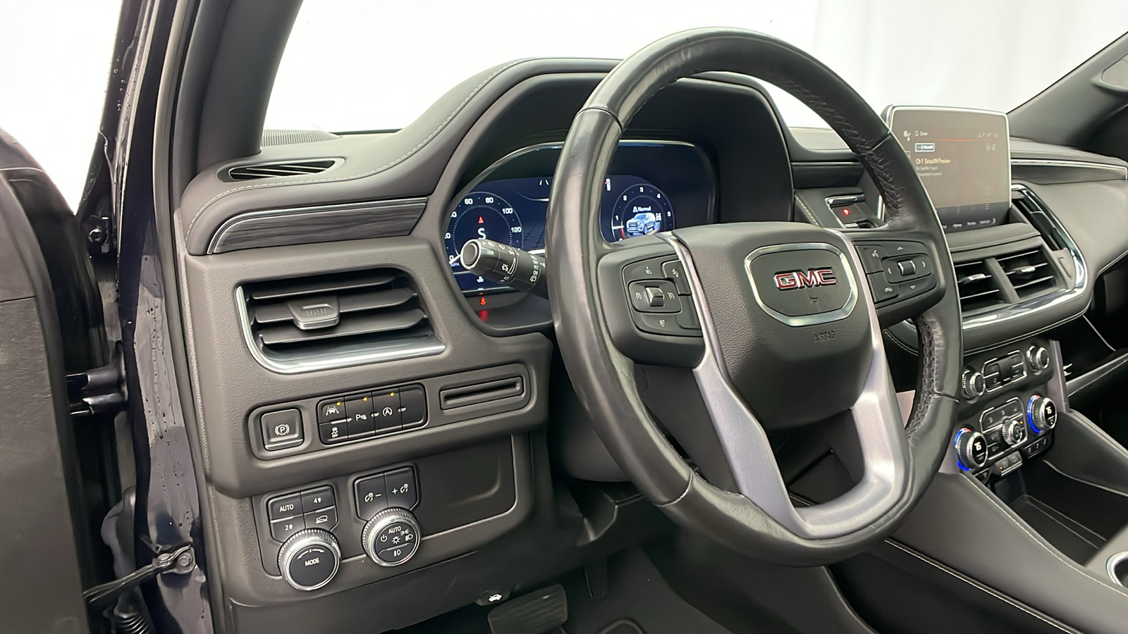 2023 GMC Yukon XL SLT 11