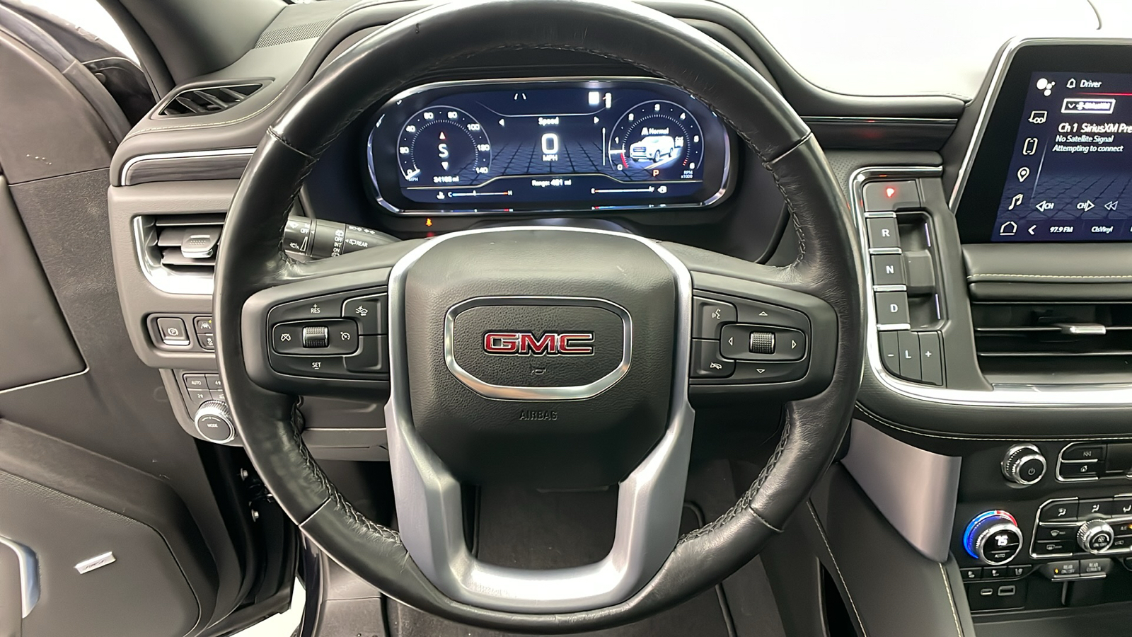 2023 GMC Yukon XL SLT 14