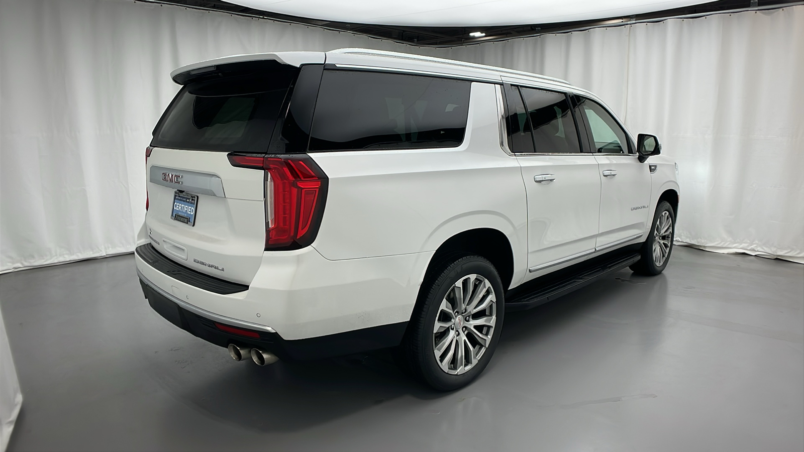 2023 GMC Yukon XL Denali 3