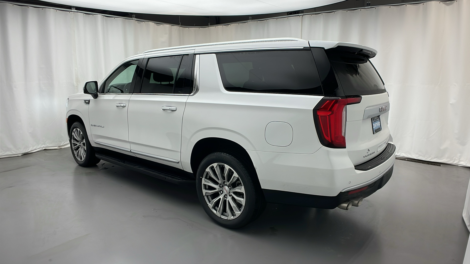 2023 GMC Yukon XL Denali 4