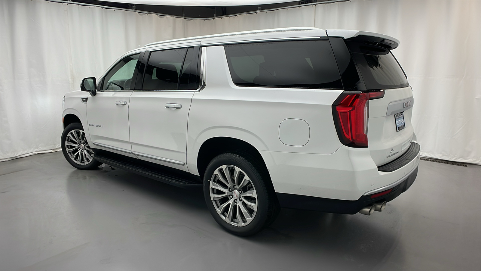 2023 GMC Yukon XL Denali 37