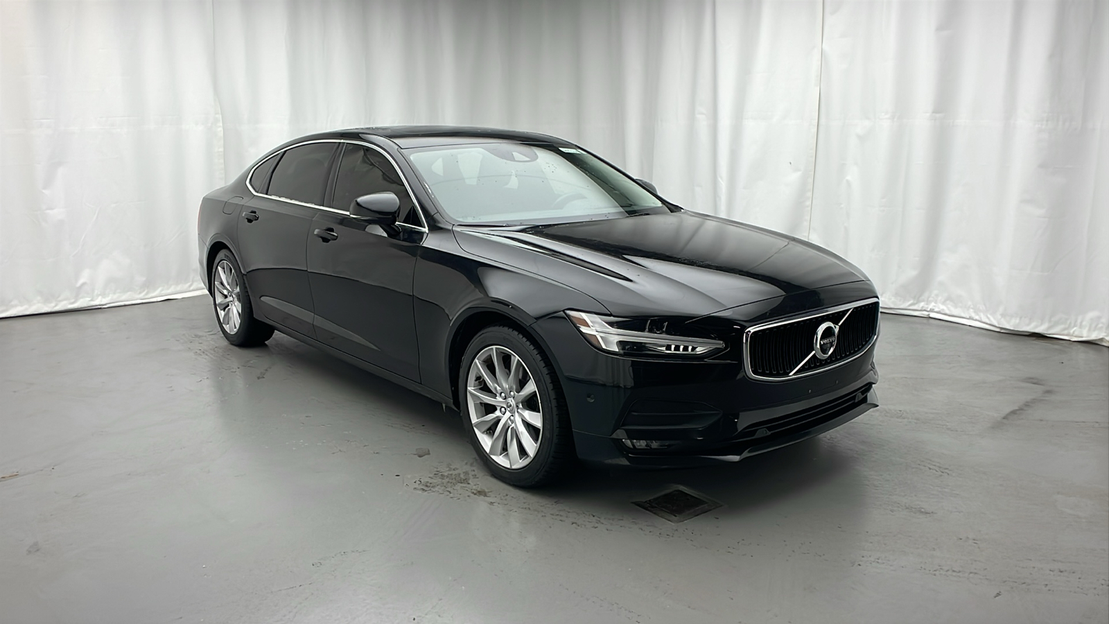 2018 Volvo S90 T6 Momentum 2