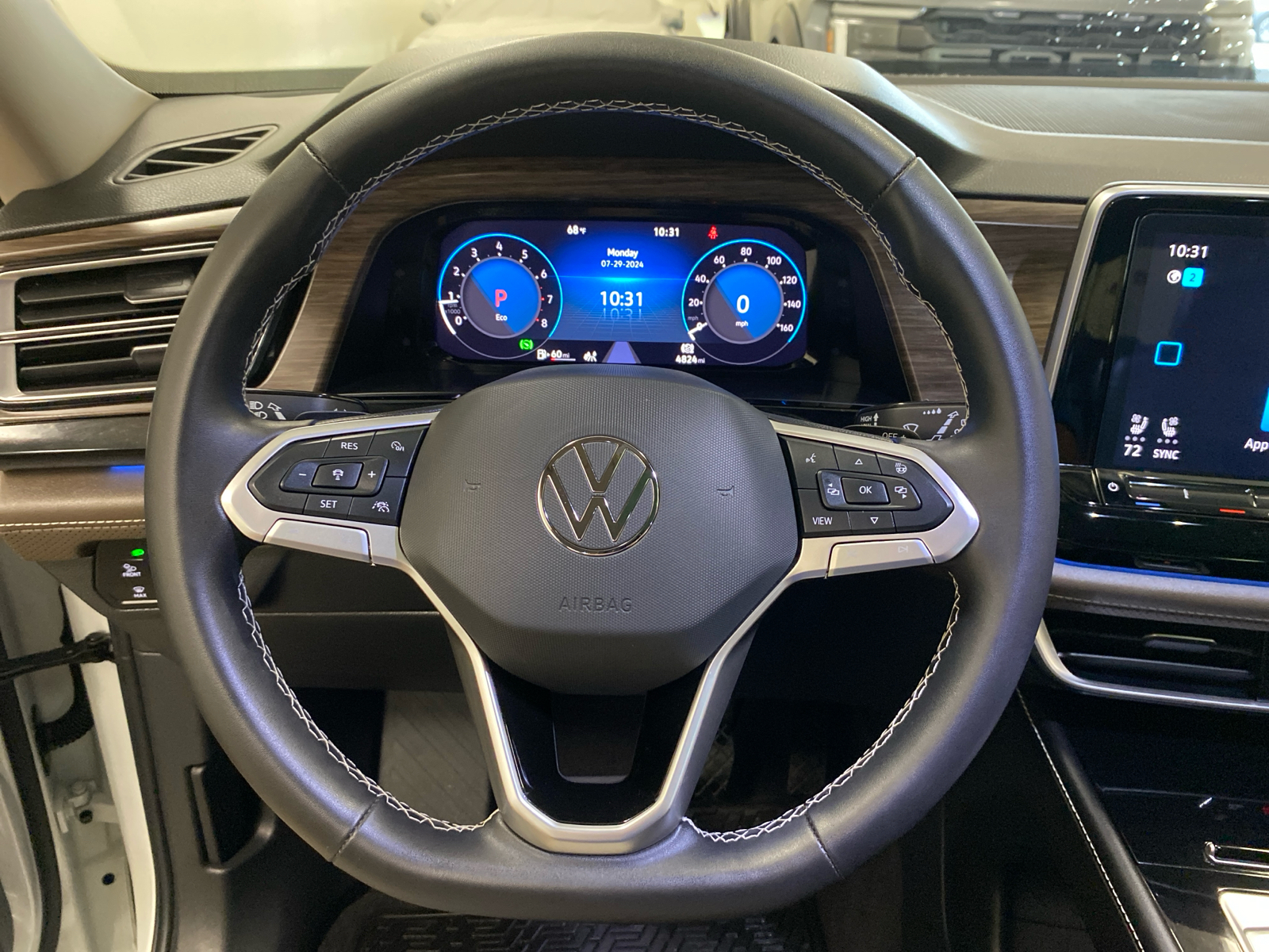 2024 Volkswagen Atlas 2.0T SEL 19