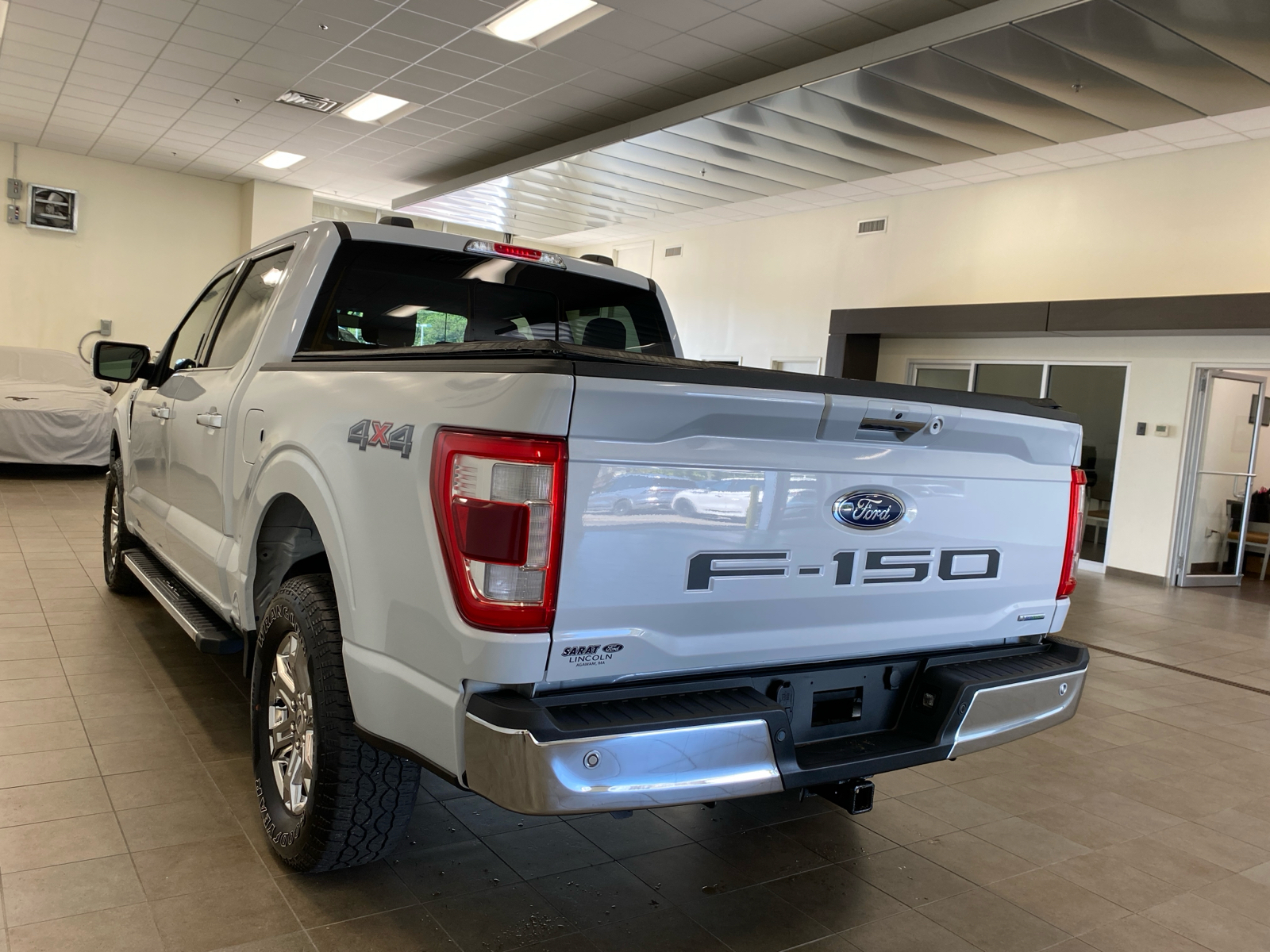 2021 Ford F-150 2021 FORD F-150 LARIAT CREW CAB 4DR 145 WB 4WD 5