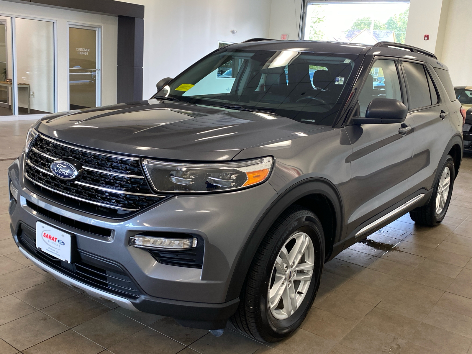 2021 Ford Explorer  4