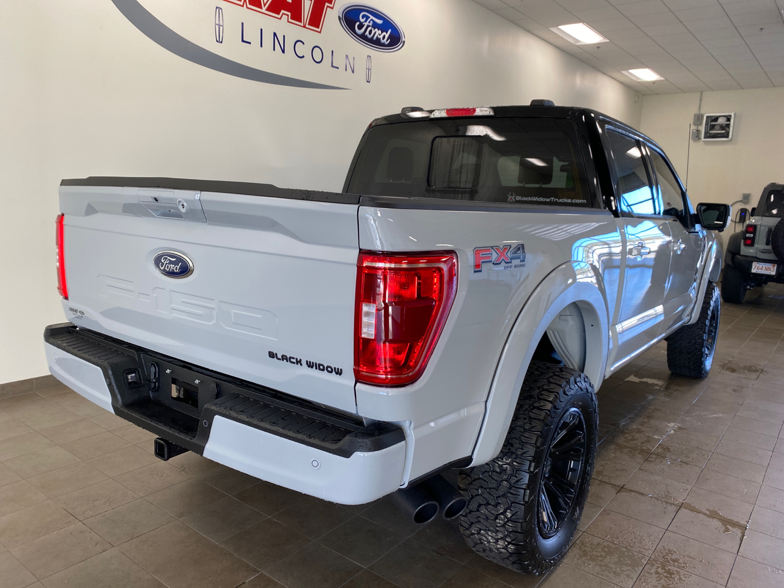 2023 Ford F-150 2023 FORD F-150 XLT CREW CAB 4DR 145 WB 4WD 10