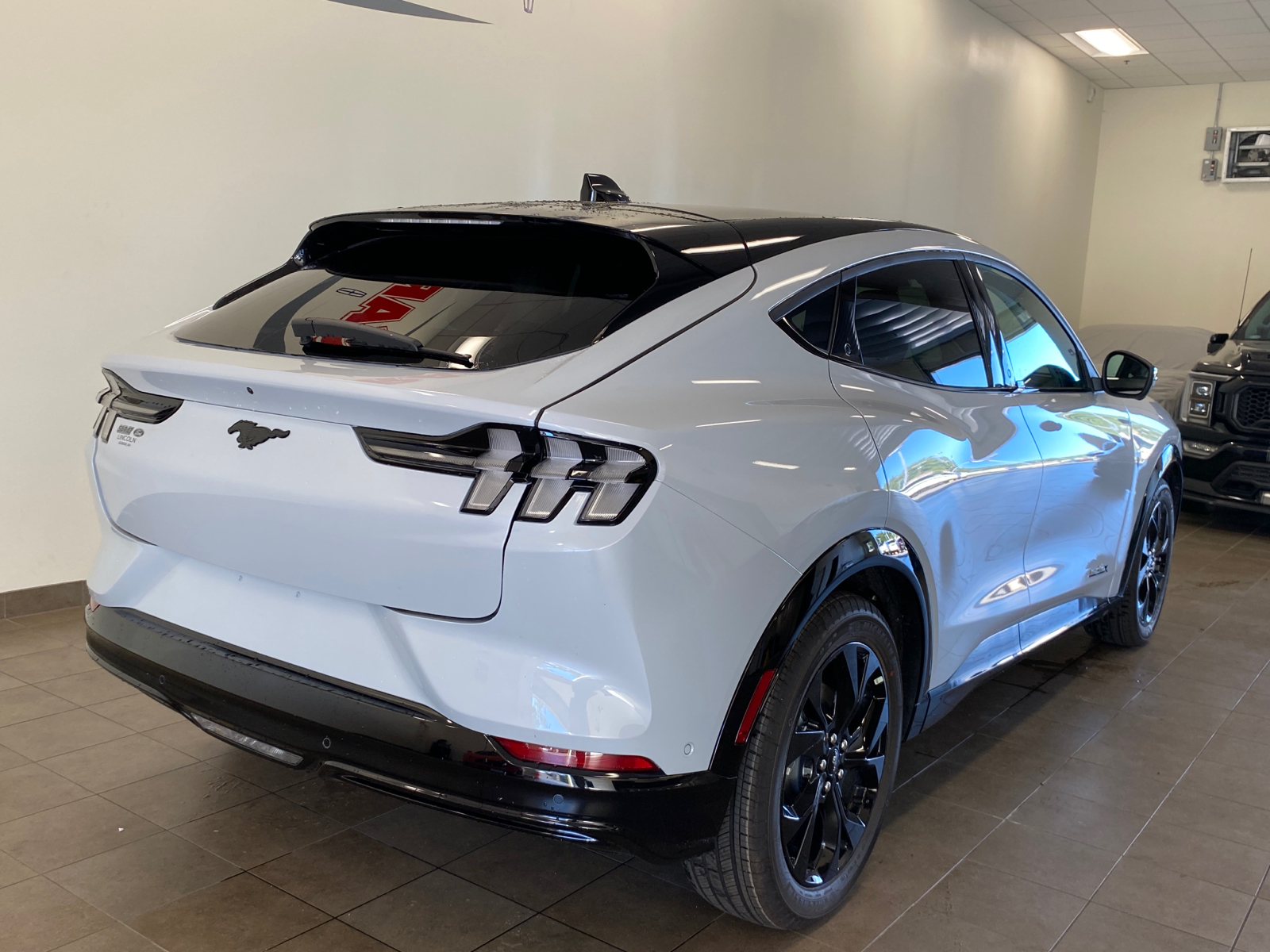 2023 Ford Mustang Mach-E K3S0 MACH-E PREMIUM AWD 9