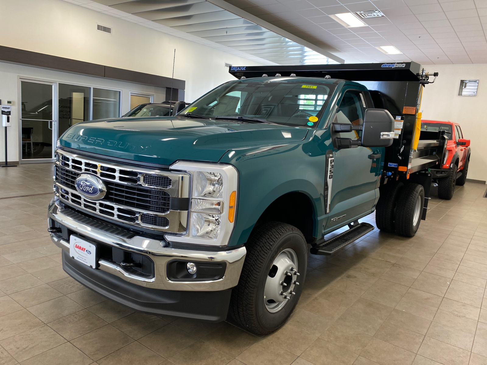 2023 Ford Super Duty F-350 DRW 2023 FORD F-350 CHASSIS XL REG. CAB DRW 2DR 145 W 4