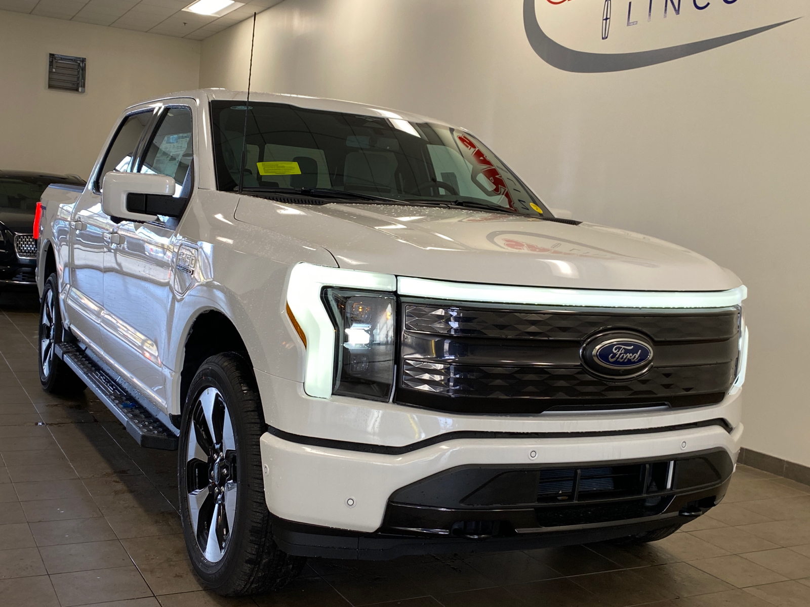 2023 Ford F-150 Lightning F150 4X4 PLATINUM - 145 2