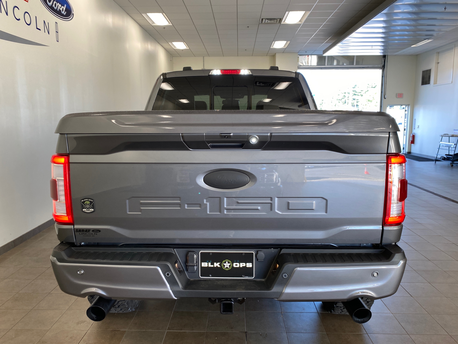 2023 Ford F-150 2023 FORD F-150 LARIAT CREW CAB 4DR 145 WB 4WD 6