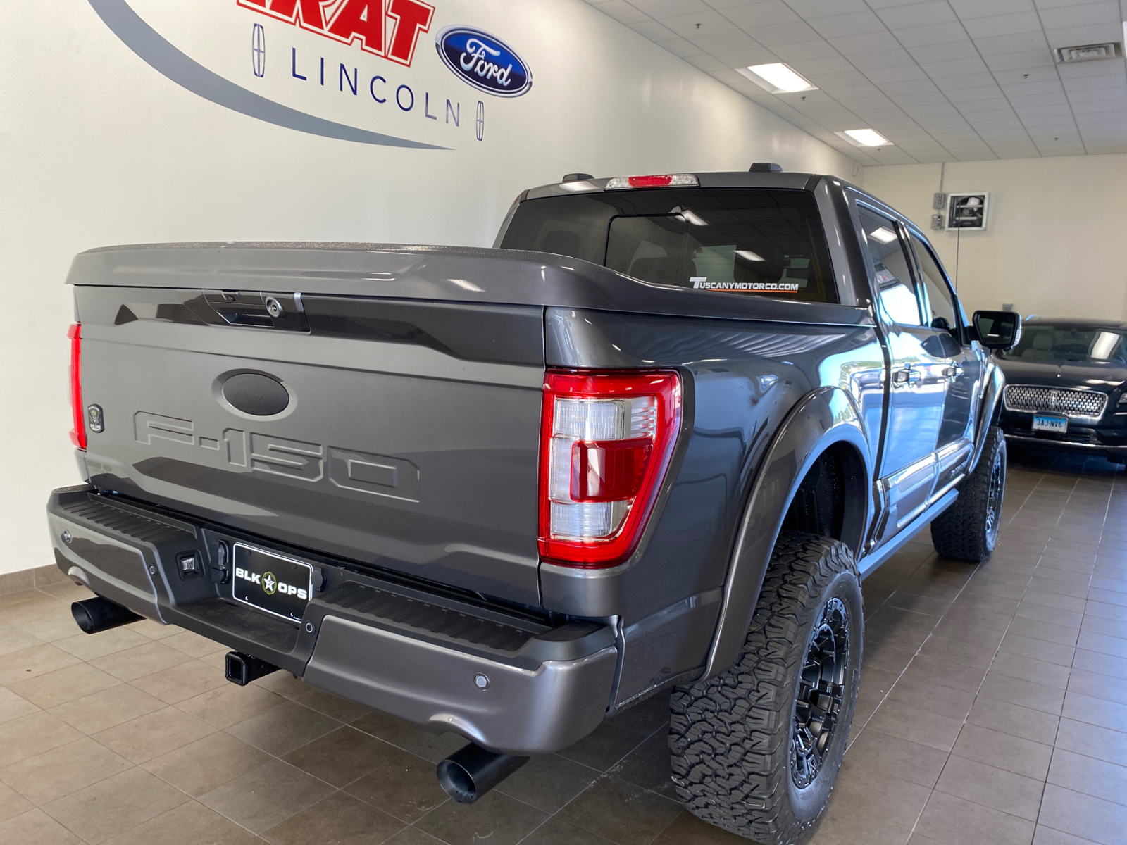 2023 Ford F-150 2023 FORD F-150 LARIAT CREW CAB 4DR 145 WB 4WD 10