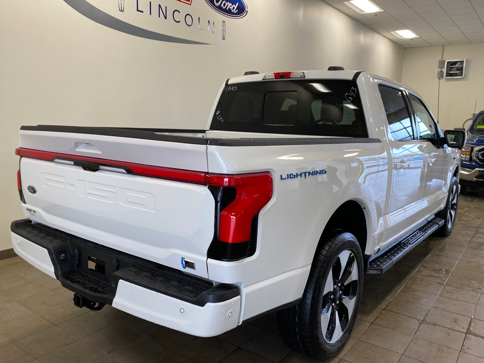 2023 Ford F-150 Lightning F150 4X4 PLATINUM - 145 12