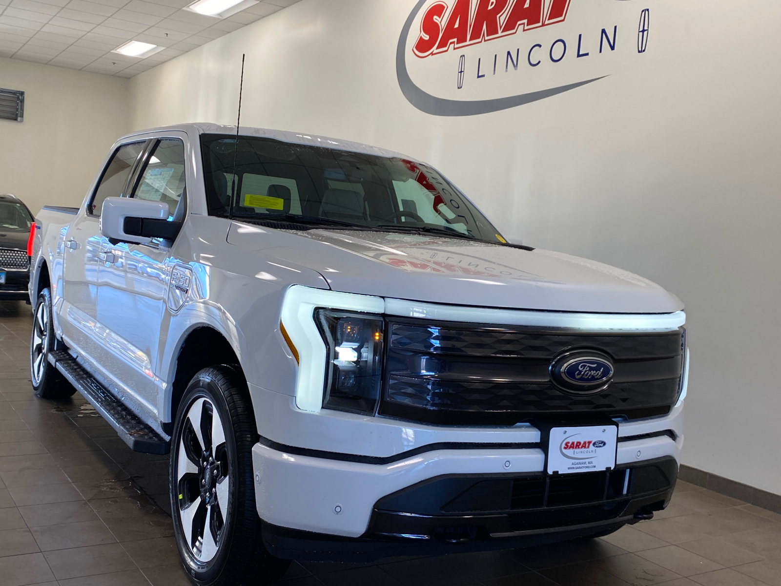 2023 Ford F-150 Lightning F150 4X4 PLATINUM - 145 2