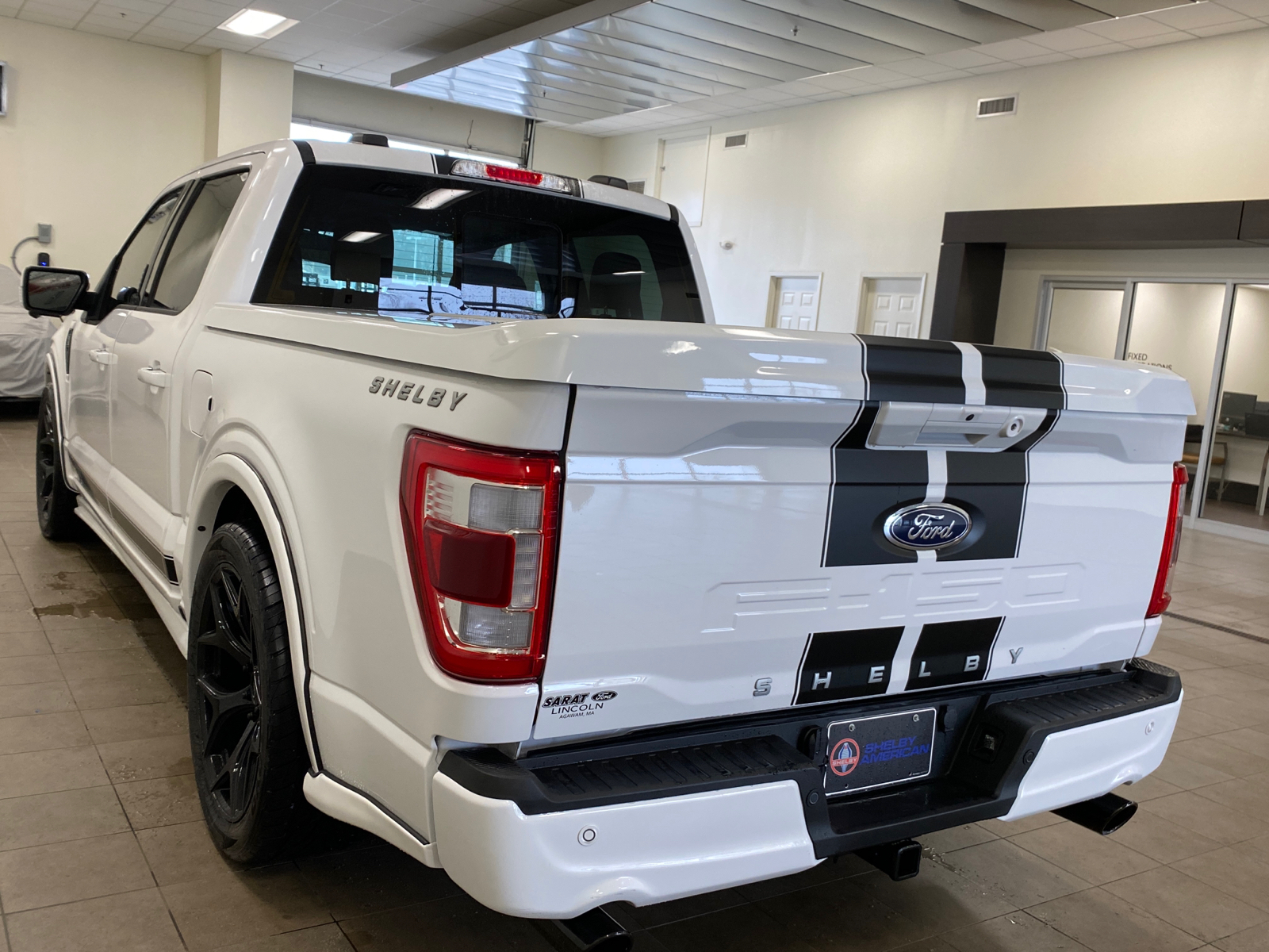 2023 Ford F-150 2023 FORD F-150 LARIAT CREW CAB 4DR 145 WB 4WD 8