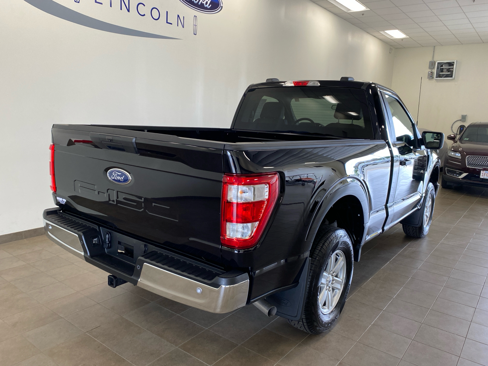 2022 Ford F-150 XL 8