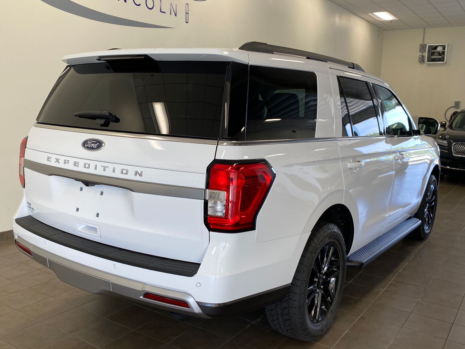 2024 Ford Expedition U1J0 EXPEDITION XLT 4X4 12
