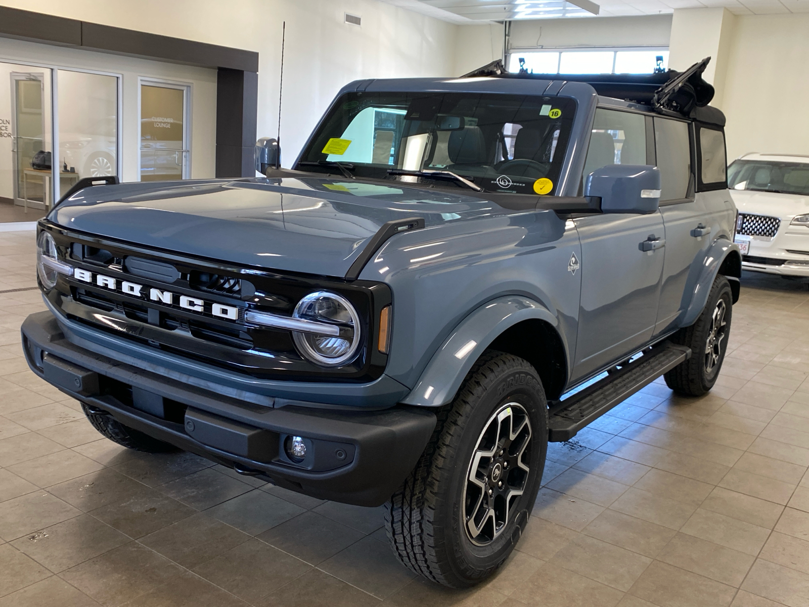 2024 Ford Bronco E8B0 OUTER BANKS 4 DOOR 5