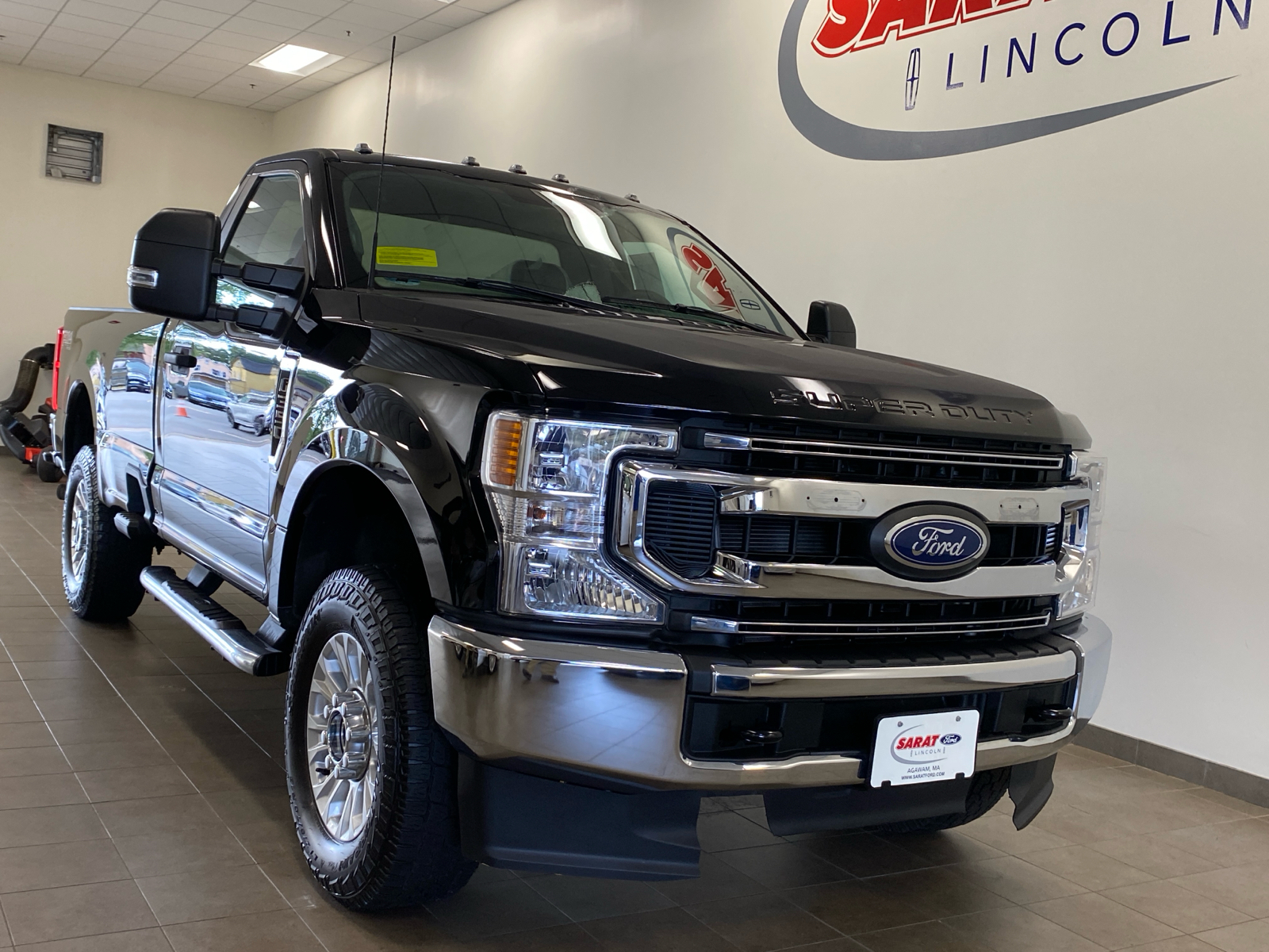 2022 Ford Super Duty F-350 SRW XLT 2