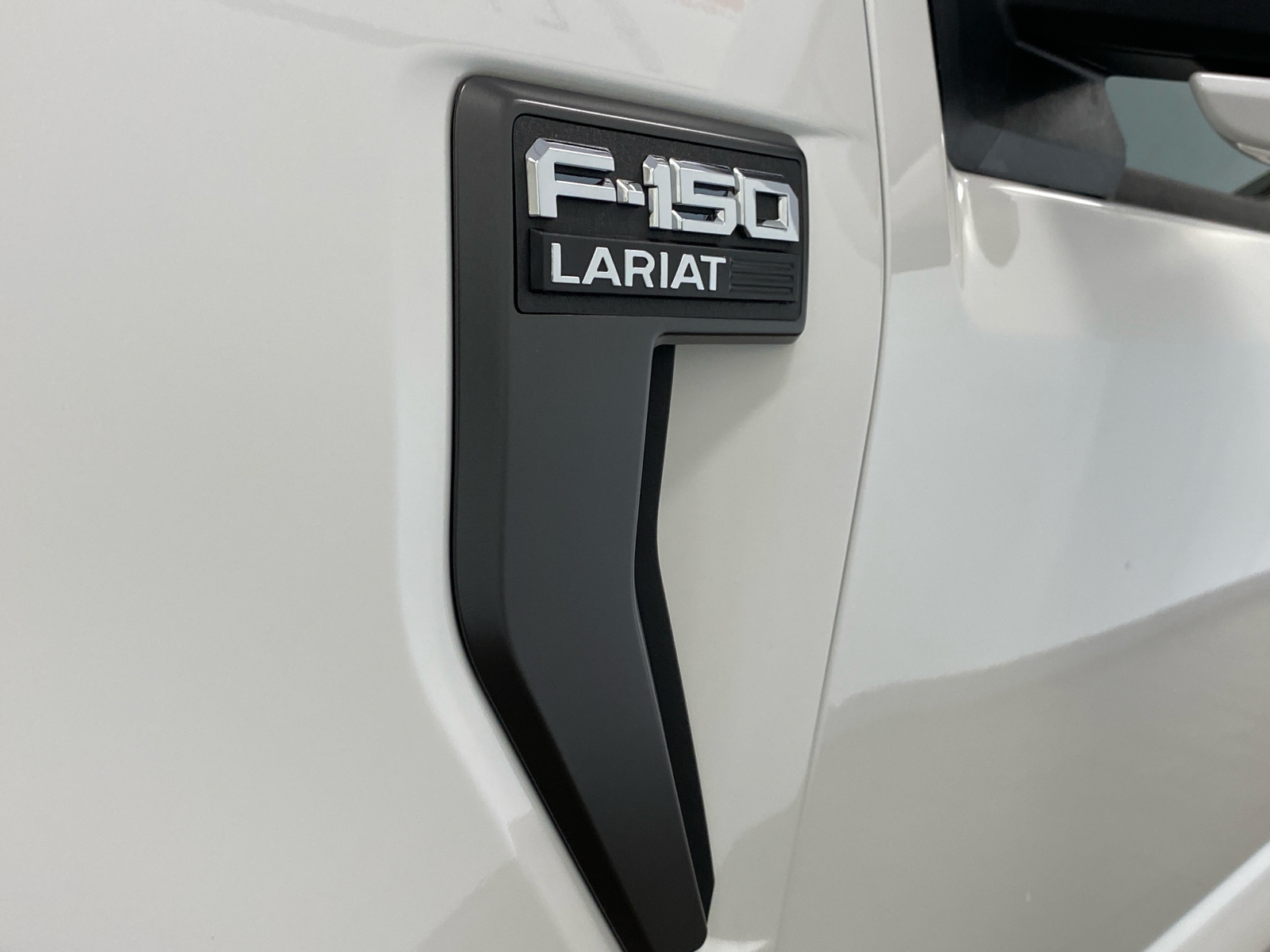 2023 Ford F-150 LARIAT 14